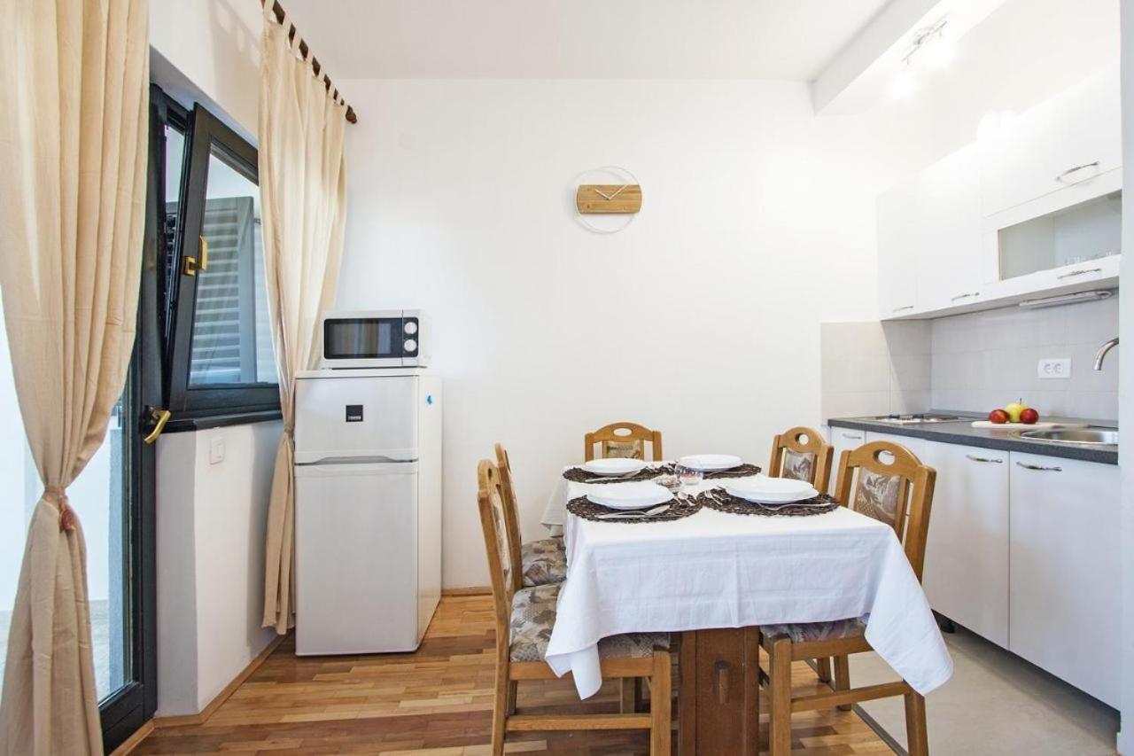 Apartment Andrejka Перой Екстер'єр фото